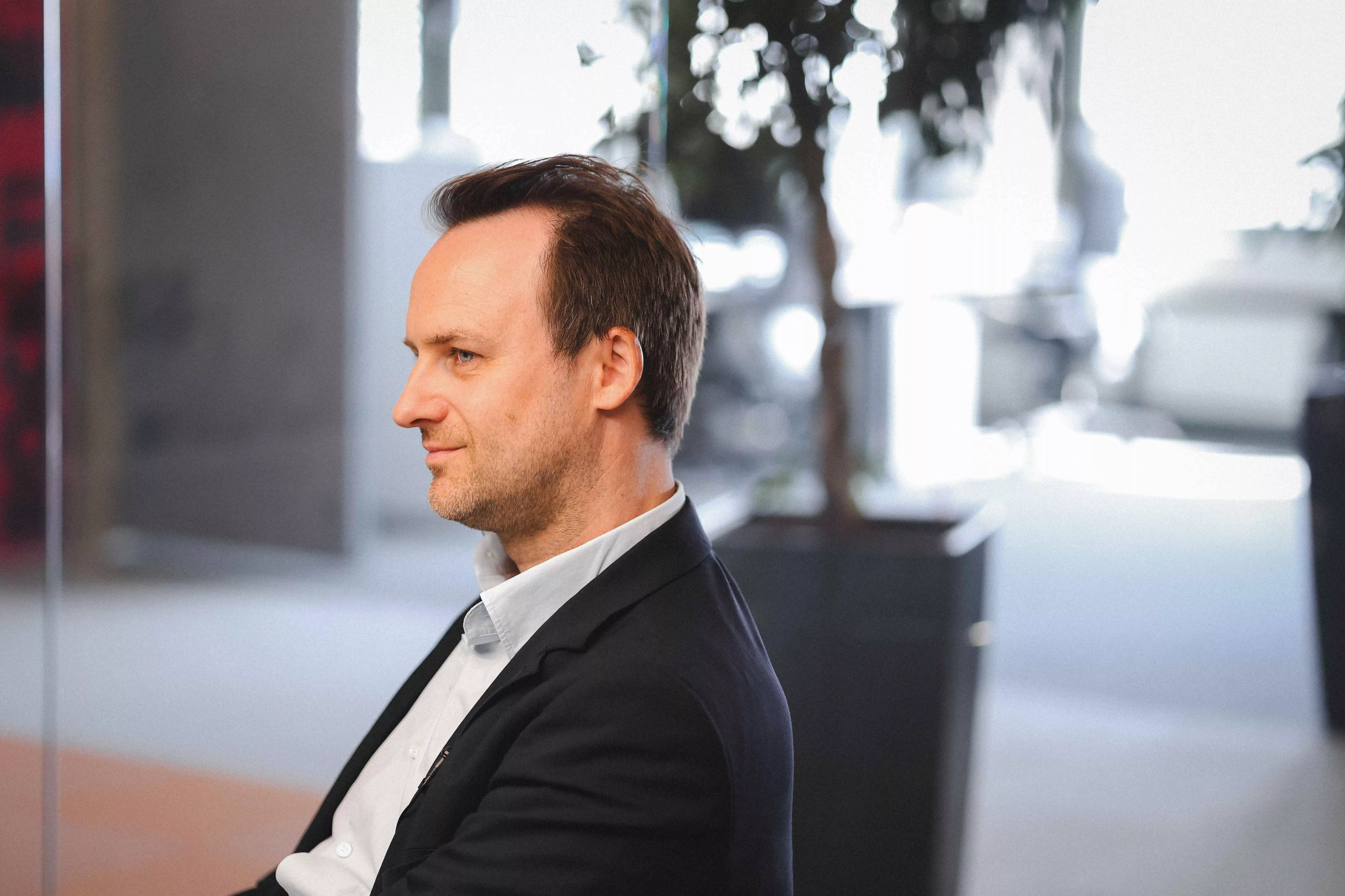 Dr. Johannes Ripken von der DiWiSH, seitlich im Profil aufgenommen. | Dr. Johannes Ripken from DiWiSH, captured in a side profile view.